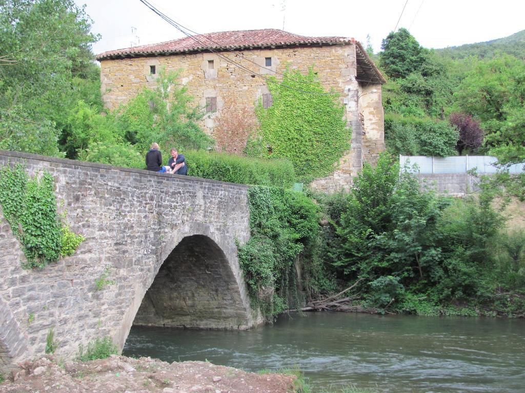 Pension El Peregrino De Larrasoana Exteriör bild